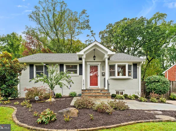 6459 Oakwood Dr, Falls Church, VA 22041