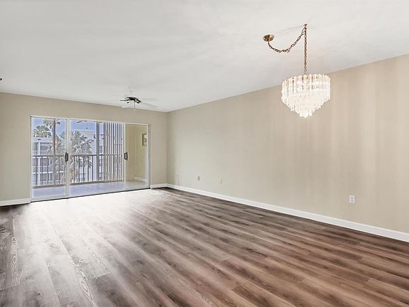 5th image of 3980 Ironwood Cir APT 402