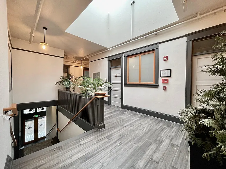 8212 N Denver Ave #6 — Photo 4