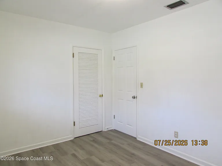 211 W Laila Dr — Photo 21