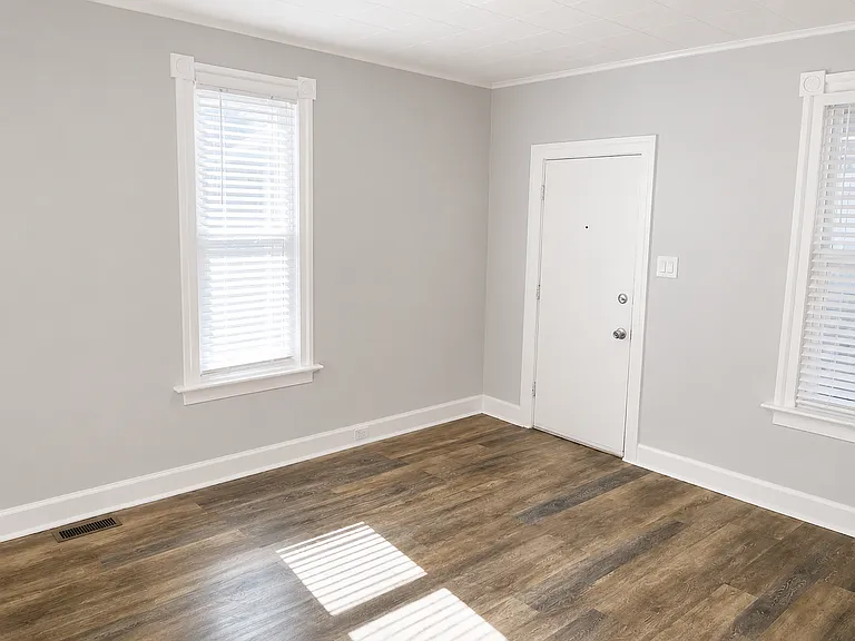 708 Coit Ave NE — Photo 13