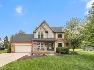 7478 Bingham Rd, Brighton, MI 48116