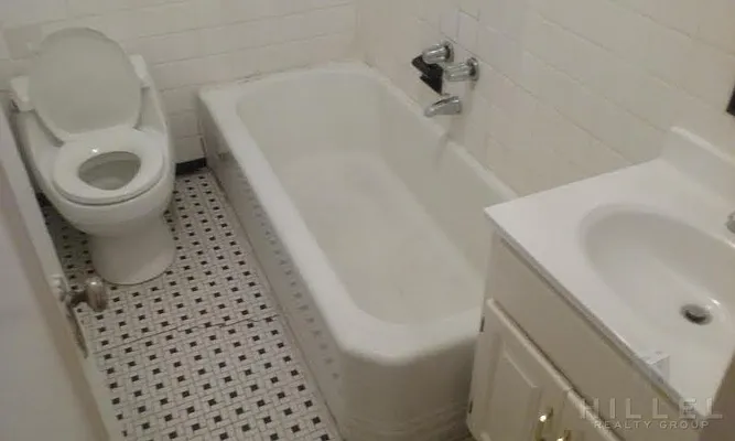 Rented by Hillel Realty Group | media 43