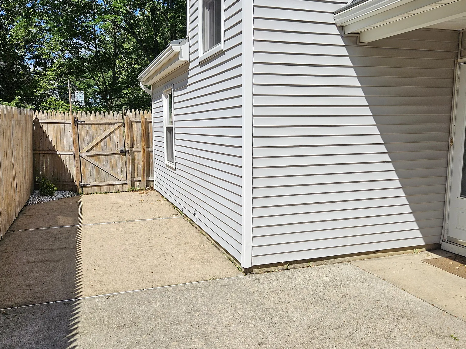 2 bed, 2.5 bath, 1541 sqft, $3,350 — Photo 3