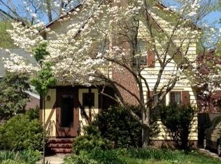 1270 Forest Rd, New Haven, CT 06515