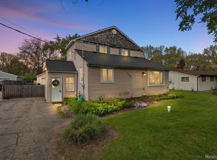 776 Fairledge St, Lake Orion, MI