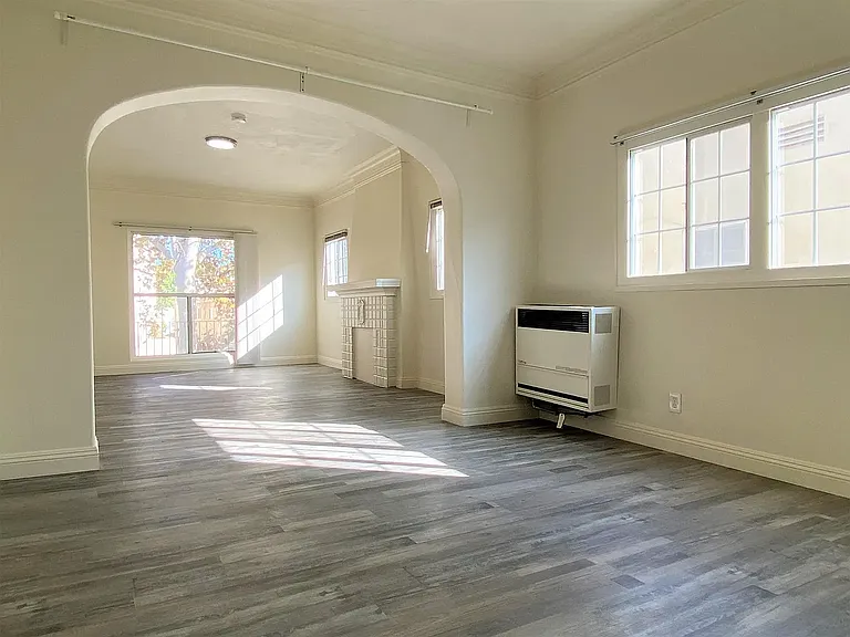 133 S Saint Andrews Pl #3 — Photo 2