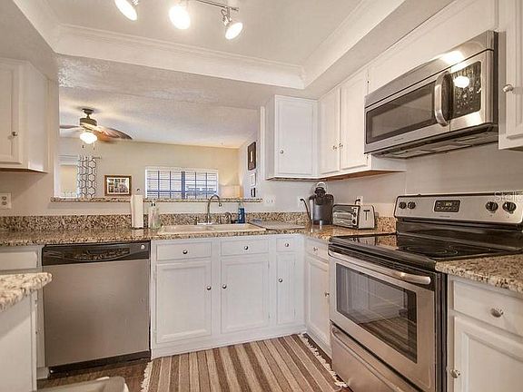 5th image of 405 S Arrawana Ave Unit 6
