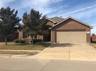 225 Pin Cushion Trl, Burleson, TX 76028