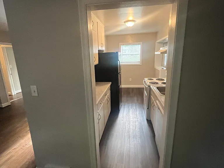 510 Hilderbrand Dr — Photo 21
