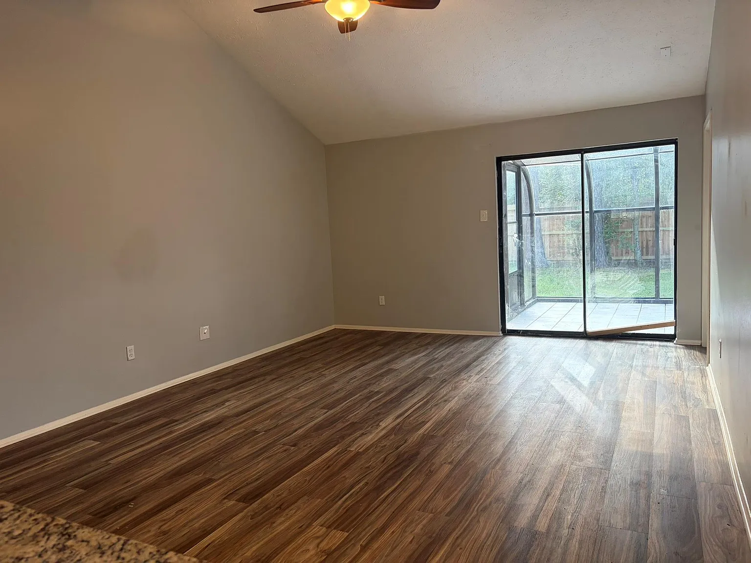 3 bed, 2.0 bath, 1203 sqft, $1,850 — Photo 4