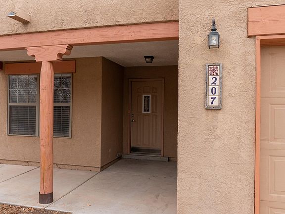 3rd image of 207 Calle Evangeline