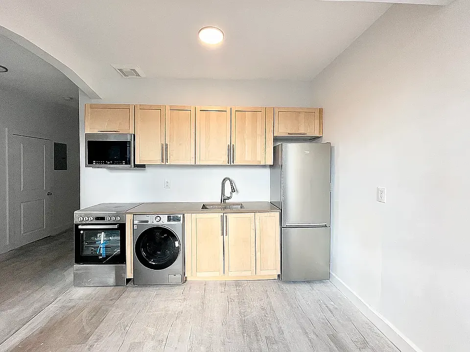 425 Grand Ave #E2