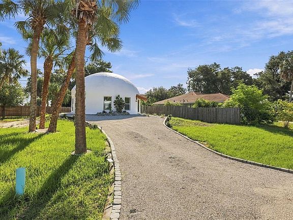 4th image of 2881 GENTIAN ROAD