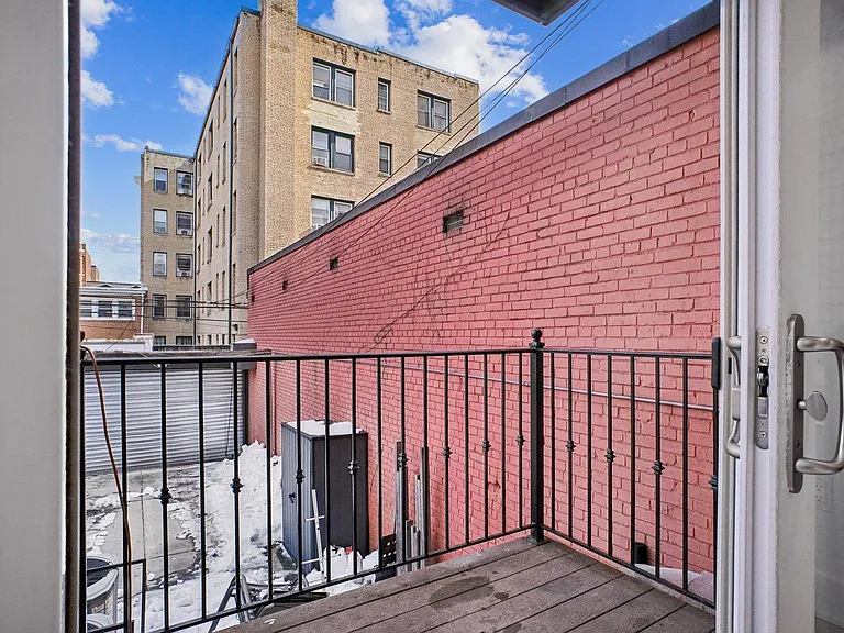 1215 11th St NW #1 — Photo 3