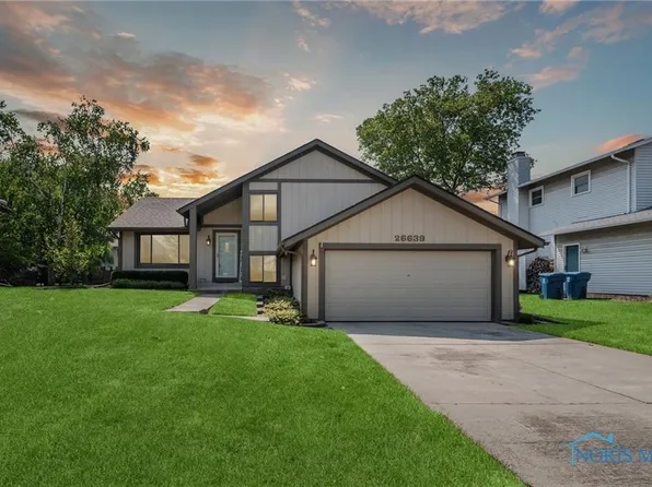 26639 Sheringham Rd, Perrysburg, OH 43551