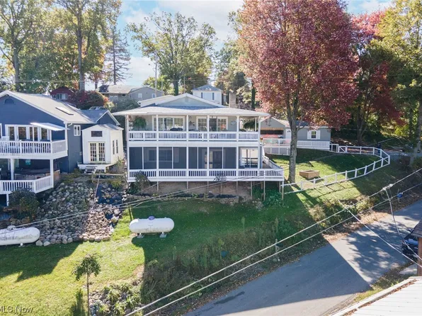 32335 Woodale Dr, Hanoverton, OH 44423