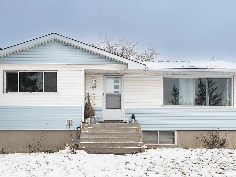 6039 18a St SE — Photo 17