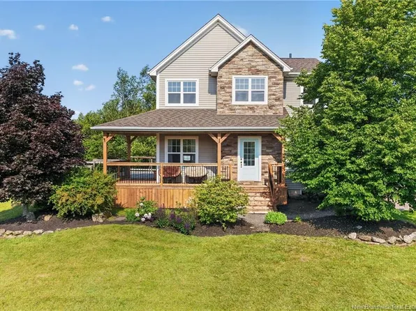 20 Pierre St, Dundas, NB E4R 4Z6