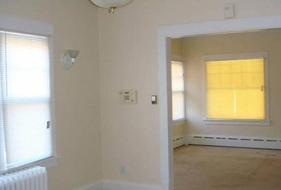 5th image of 3302 Dewey Ave