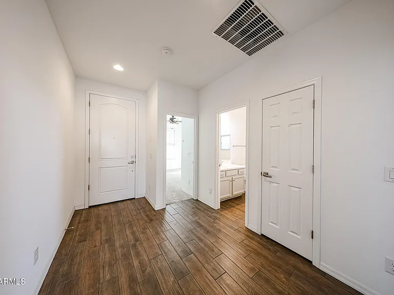 2306 E Branham Ln — Photo 6