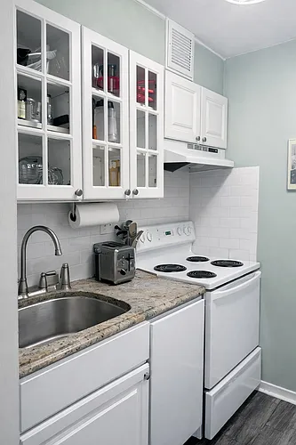 224 W Rittenhouse Sq Photo 1