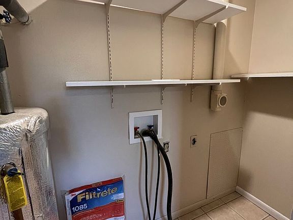 5th image of 2735 Oneida Dr