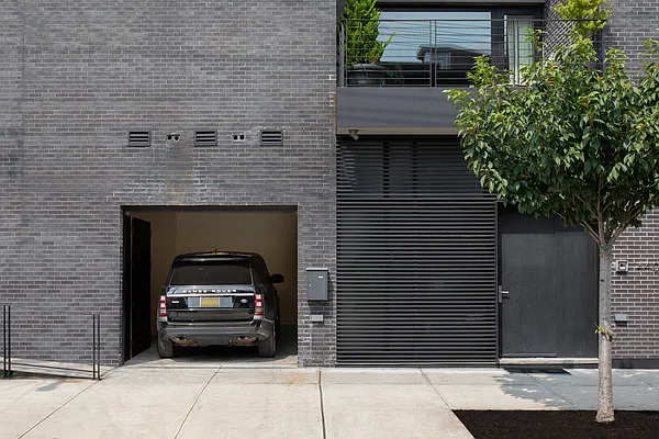 Rented by Compass | media 31