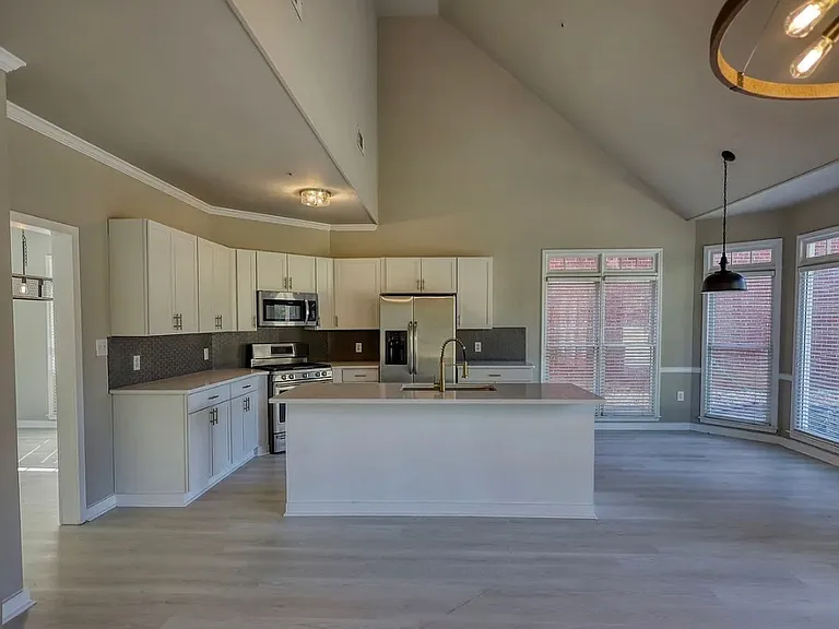 2111 Highland Club Dr SE — Photo 9