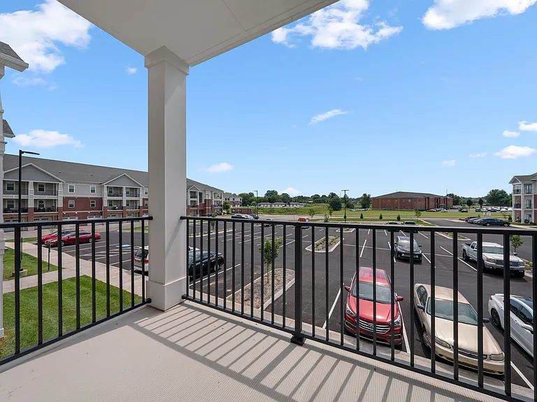Mount Victor Olde Towne Luxury Apartments — Photo 88