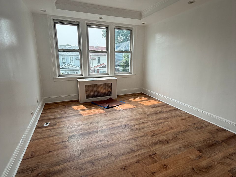1st image of 1402 Thieriot Ave Floor 2