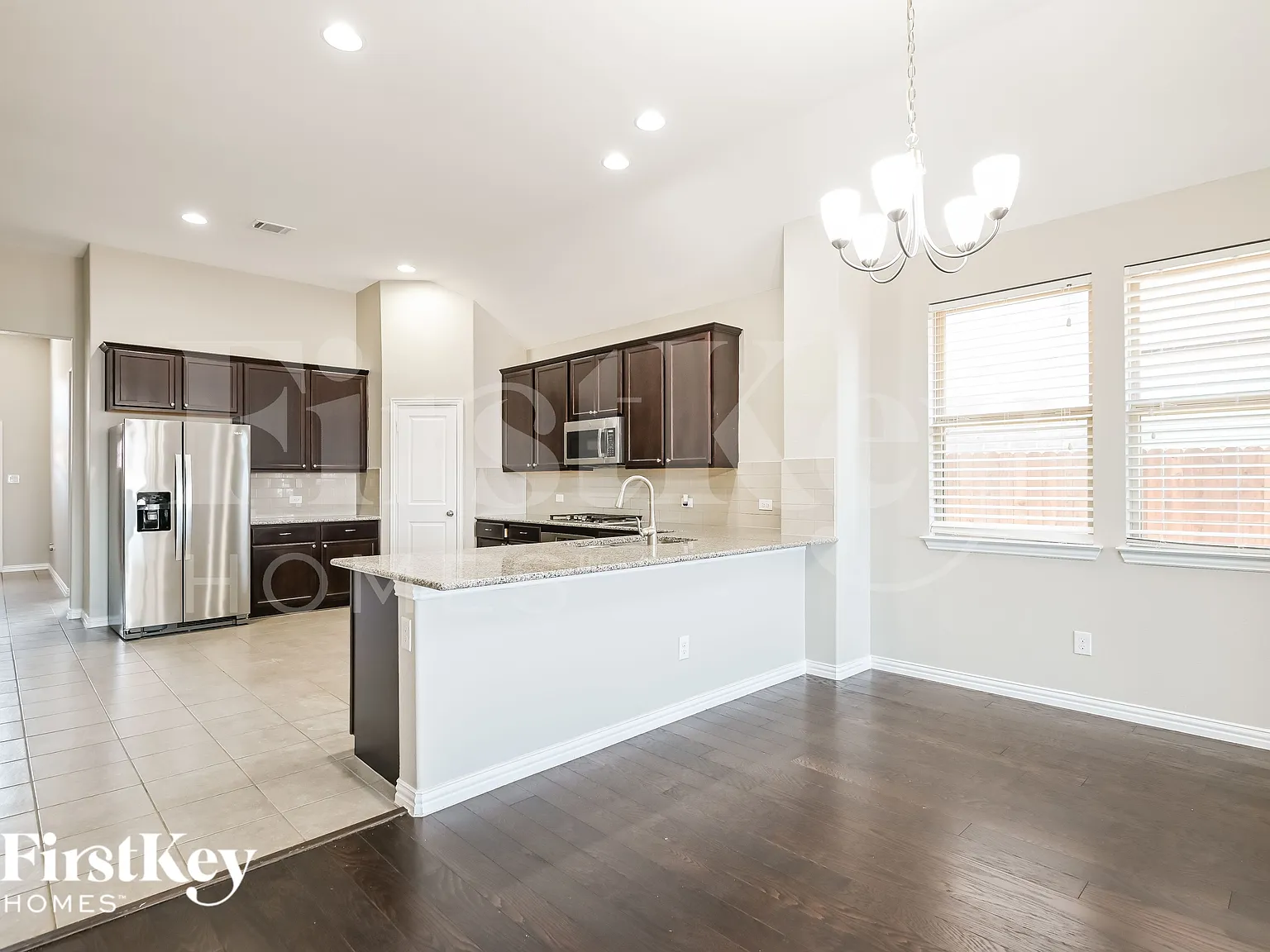 4 bed, 3.0 bath, 2376 sqft, $3,380 — Photo 4