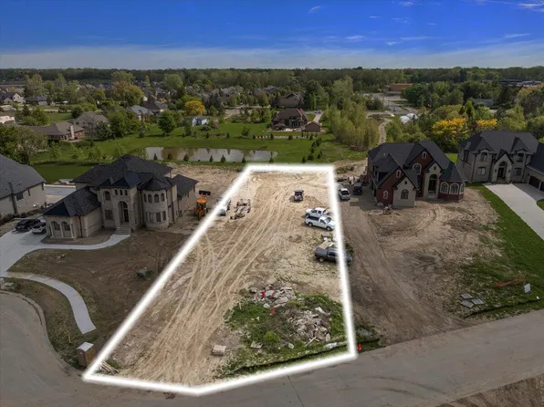 6842 Roseberry Dr, Shelby Township, MI 48316