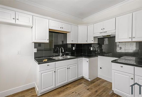 5th image of 1217 N Berendo St #23