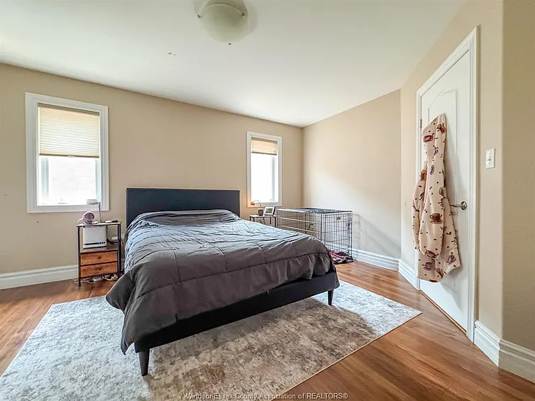 4583 Helsinki Cres — Photo 17