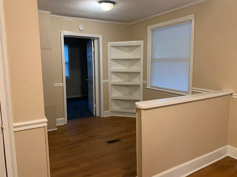 455 Allen Dr — Photo 3