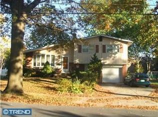 118 Ashbrook Rd, Cherry Hill, NJ 08034