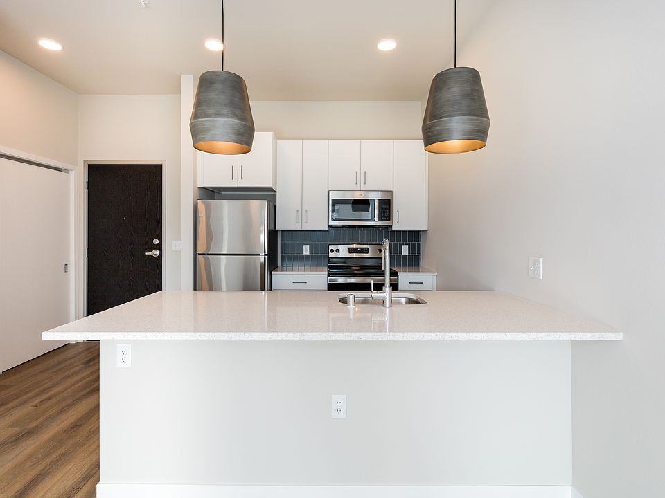 1st image of 131 E Lakeside St #1B-1Ba