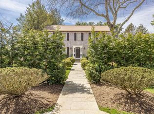 66 Harvest Ln, Southampton, NY 11968