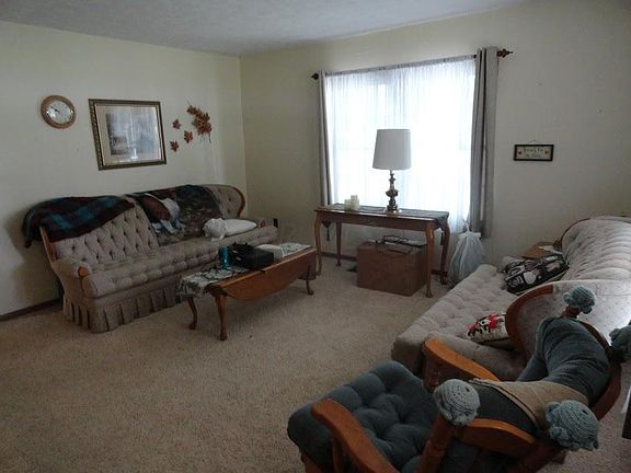 5th image of 293 W Marion St
