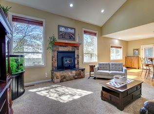 3233 Snowy Butte Ln, Central Pt, OR 97502