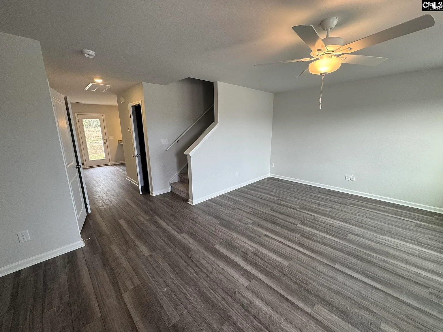 3 bed, 1250 sqft, $1,825 — Photo 2