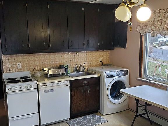 5th image of 68 Market Ln