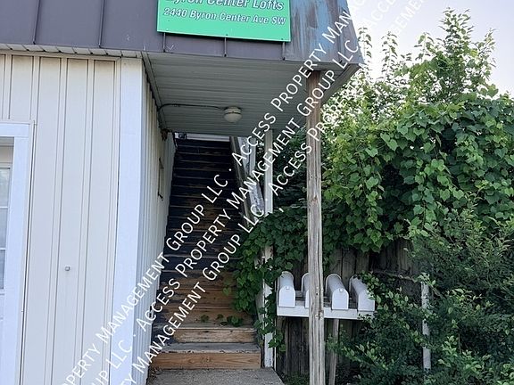 2nd image of 2440 Byron Center Ave SW APT 1-2440BYRCNR-1