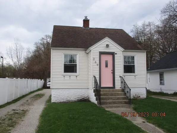 369 N 3rd Ave, Fruitport, MI 49415