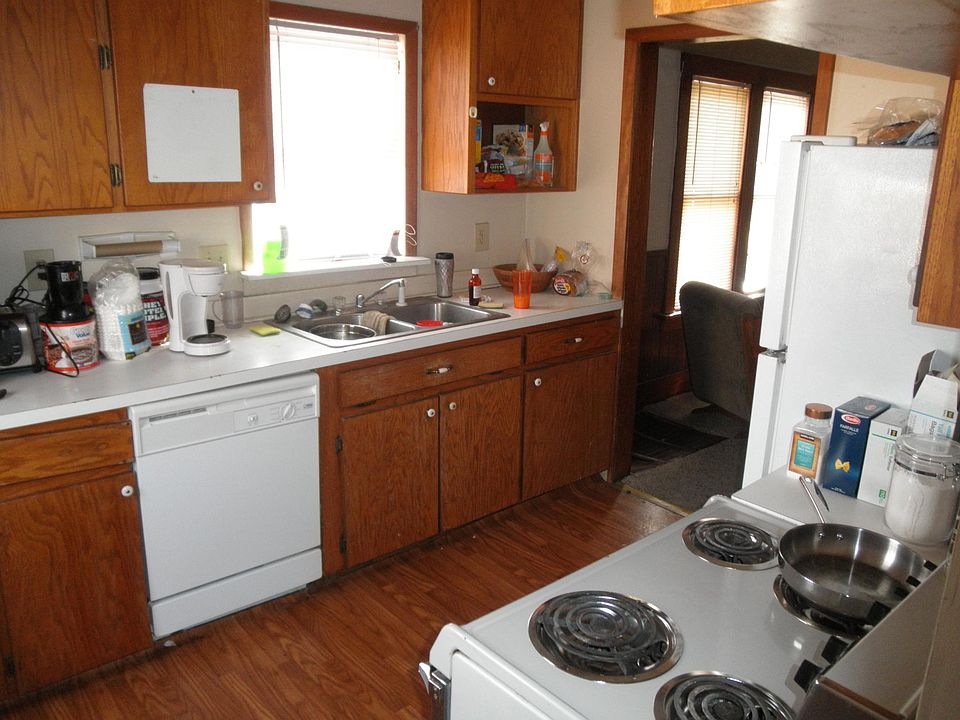 2nd image of 1424 Houston St