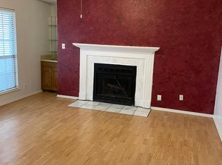 812 Cornfield Dr, Arlington, TX 76017