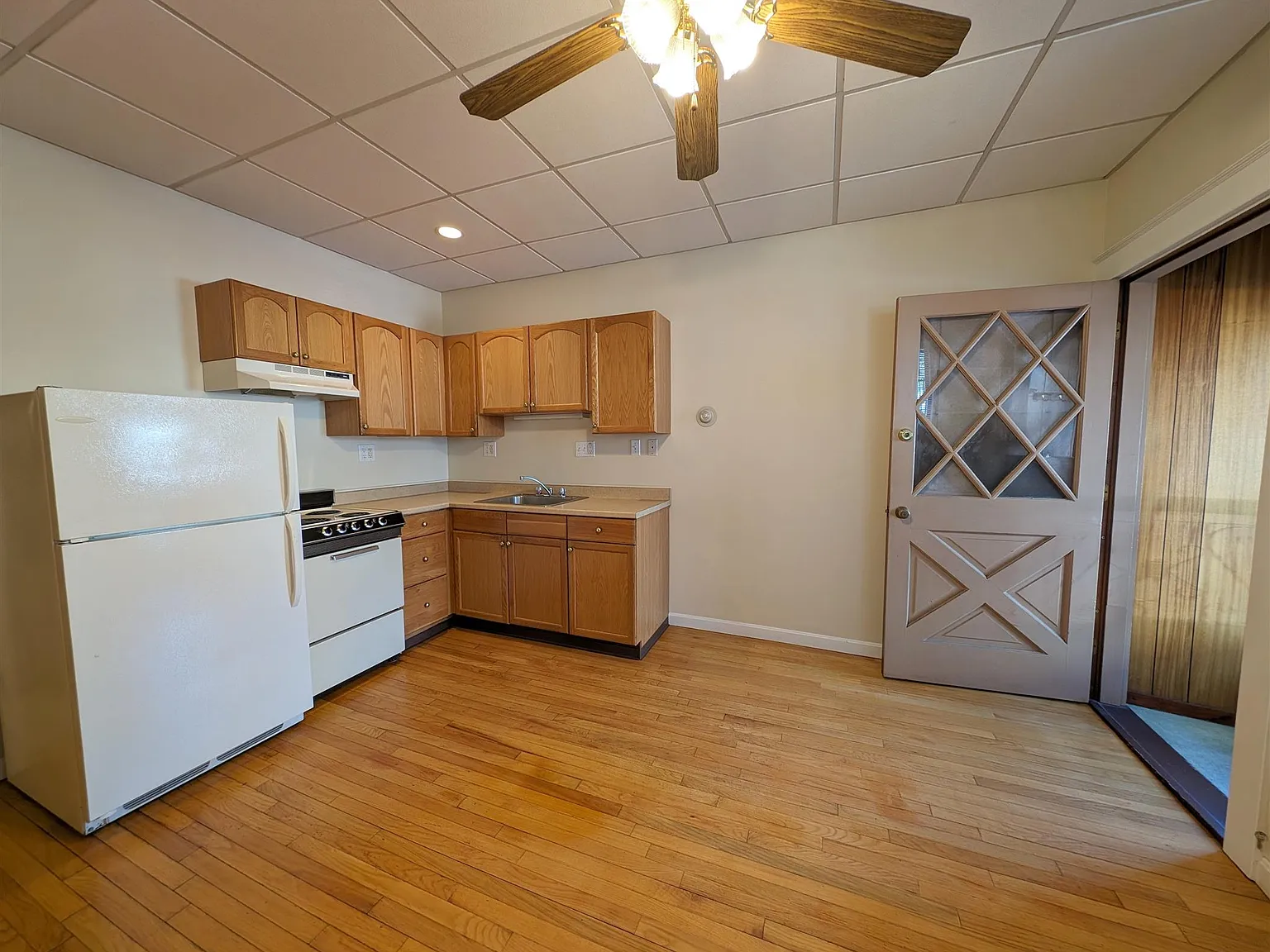 124 Rogers Ave — Photo 3