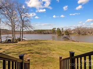 3062 Bass Dr, Sherrills Ford, NC 28673