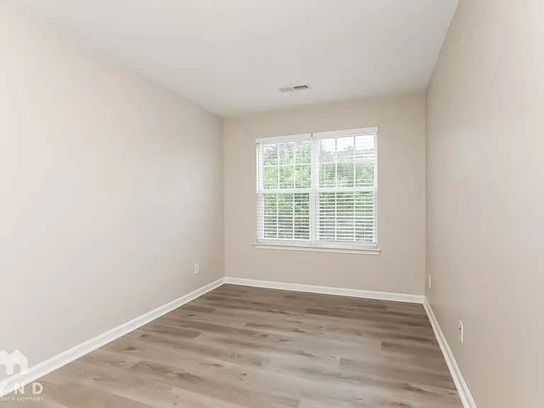 1101 Southridge Dr — Photo 11